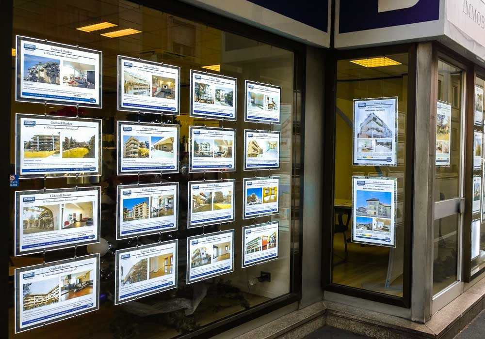 DeeSign Backlit LED Window Displays for Real Estate